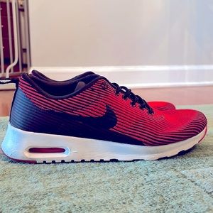 Women’s Nike sneakers 7.5